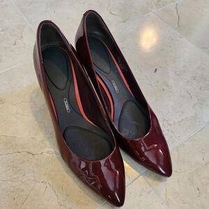 Wine Rockport Pointed Toe Pumps